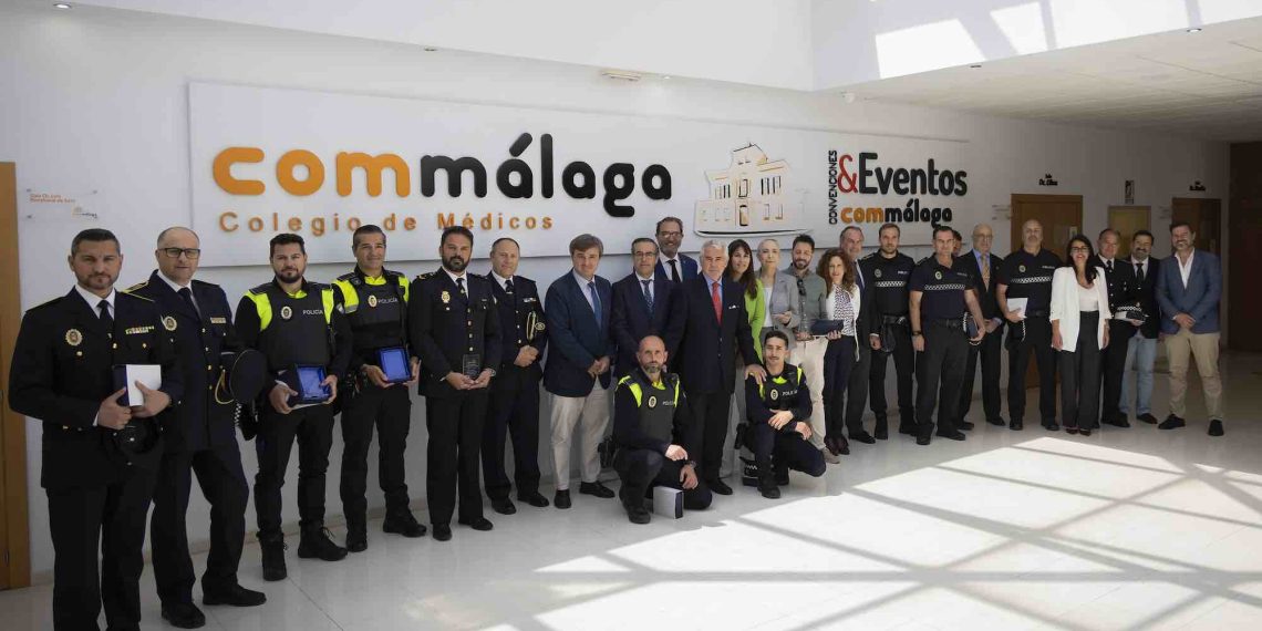 La Escuela de RCP del Colegio de Médicos de Málaga reconoce a más de 20 personas e instituciones comprometidas con la reanimación cardiopulmonar