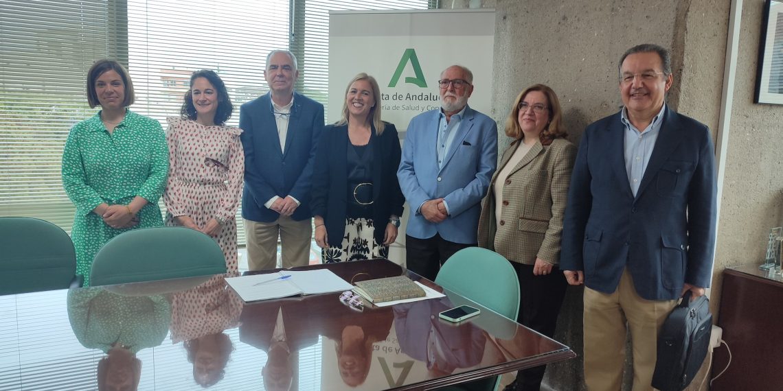 El Colegio de Médicos de Cádiz se reúne con la Delegación de Salud para coordinar actuaciones en medicina estética