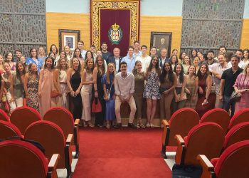 El Colegio Oficial de Médicos de Almería celebra el acto de bienvenida a los nuevos colegiados  MIR