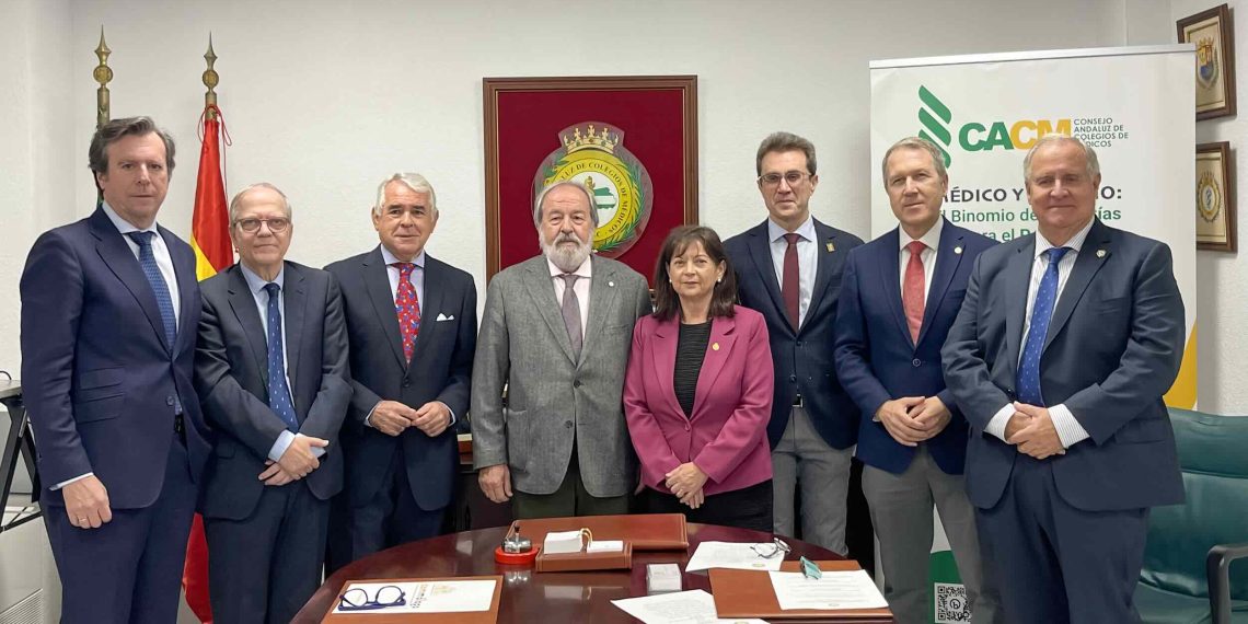 El Dr. Alfonso Carmona Martínez elegido presidente del Consejo Andaluz de Colegios de Médicos