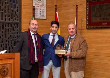 El Colegio Oficial de Médicos de Almería entrega la III edición del Premio ‘El Quite Provindencial’