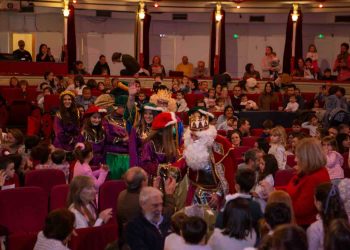 Más de 300 personas participan en la fiesta de los Reyes Magos que organiza el Colegio Oficial de Médicos de Almería