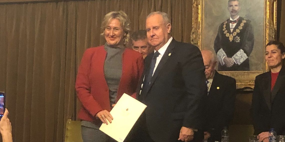 La Dra. Gemma Álvarez recibe el Premio de Investigación Colegio de Médicos de Almería de la Real Academia de Medicina de Andalucía Oriental