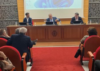 El Colegio de Médicos de Almería acoge la presentación de una obra que acerca los últimos avances e investigaciones sobre el ictus isquémico