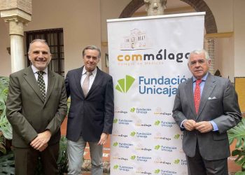 El Colegio de Médicos de Málaga propone a las familias que no regalen pantallas a sus hijos en Navidad